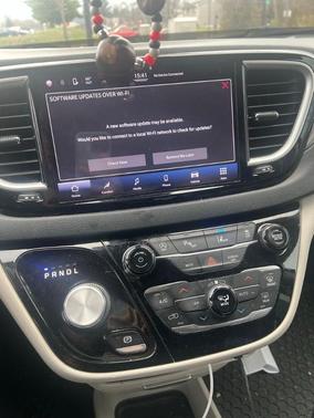 2022 Chrysler Pacifica Touring-L