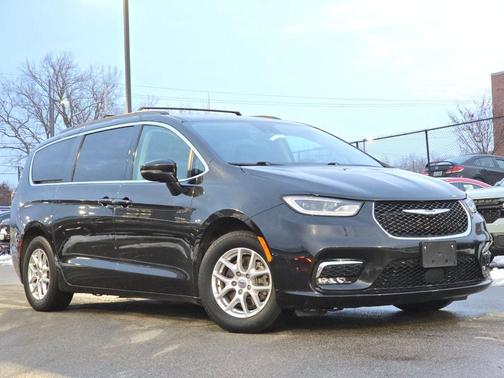 2022 Chrysler Pacifica Touring-L