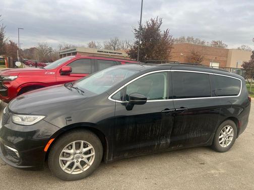 2022 Chrysler Pacifica Touring-L