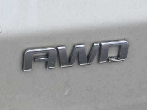 White Diamond Clearcoat 2014 Chevrolet Traverse 1LT
