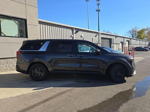 2026 Kia Carnival LX