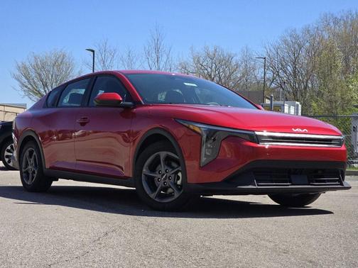 Currant Red 2025 Kia K4
