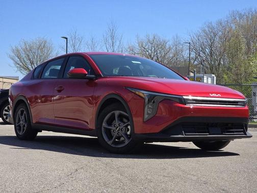 Currant Red 2025 Kia K4