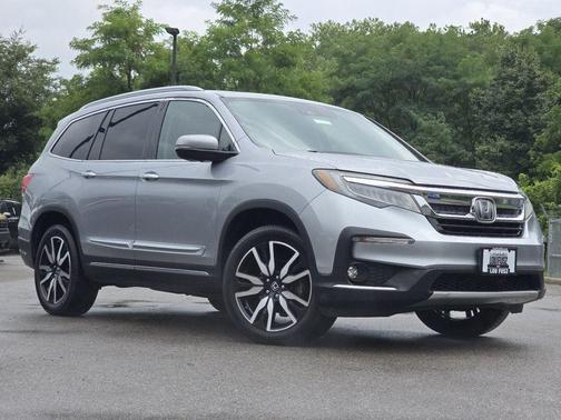 Silver 2019 Honda Pilot Elite