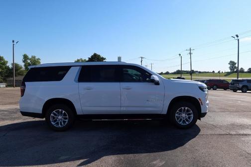 2025 Chevrolet Suburban LS