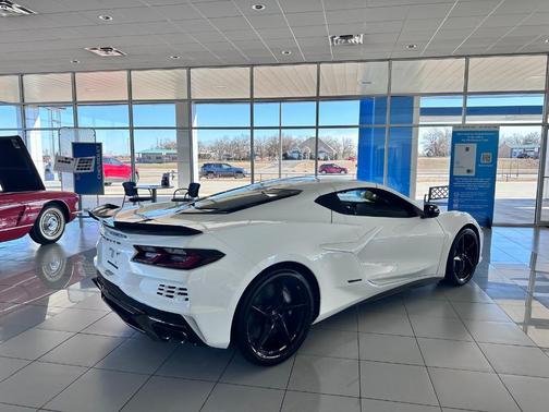 2025 Chevrolet Corvette E-Ray
