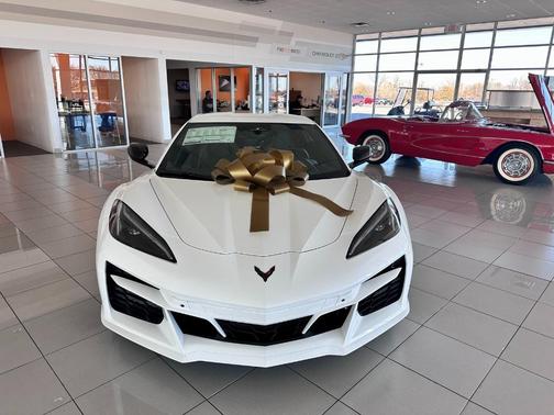 2025 Chevrolet Corvette E-Ray