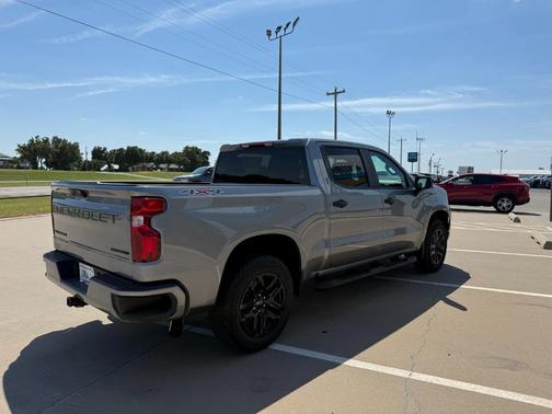 2025 Chevrolet Silverado 1500 Custom