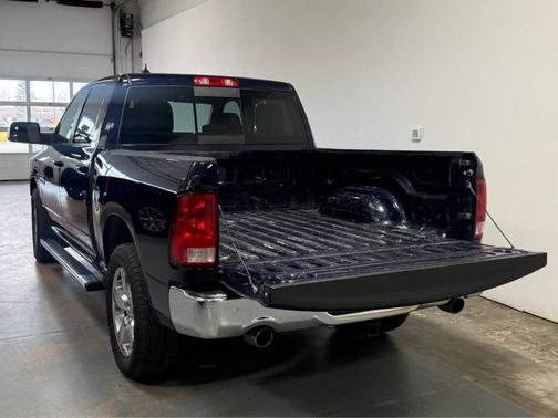 True Blue Pearlcoat 2018 RAM 1500 Big Horn