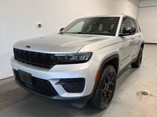 2024 Jeep Grand Cherokee Laredo