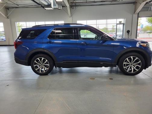 Photo 3 of 30 of 2020 Ford Explorer ST