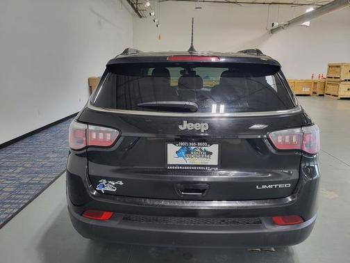 Photo 5 of 25 of 2020 Jeep Compass Limited