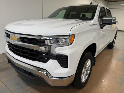 Summit White 2025 Chevrolet Silverado 1500 LT