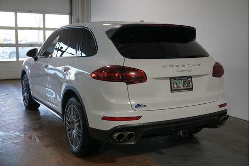 2016 Porsche Cayenne S