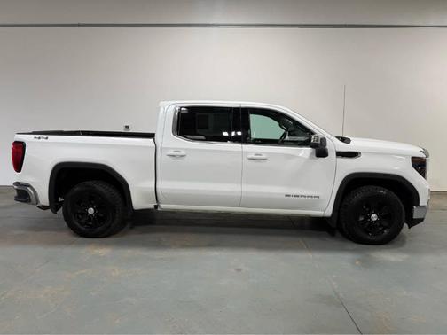 White 2023 GMC Sierra 1500 SLE