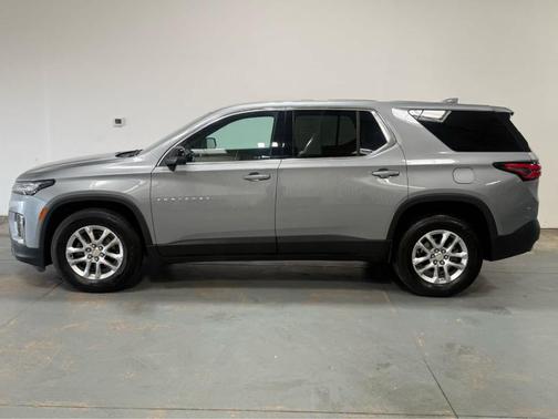 Sterling Gray Metallic 2023 Chevrolet Traverse LS