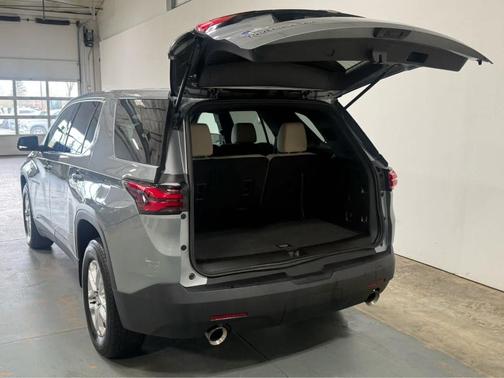 Sterling Gray Metallic 2023 Chevrolet Traverse LS
