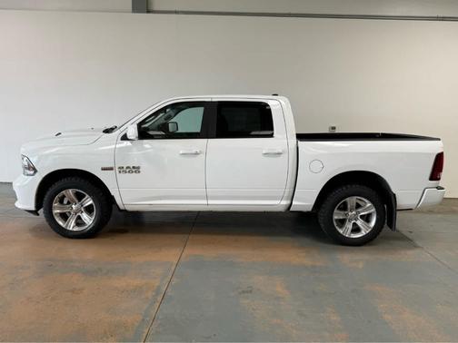 Bright White Clearcoat 2017 RAM 1500 Sport