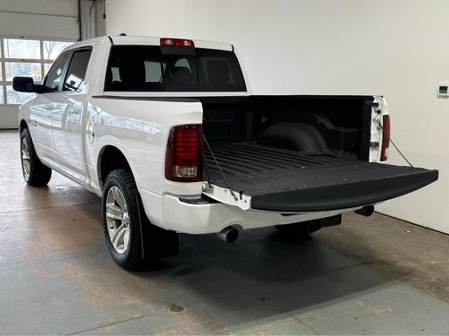 Bright White Clearcoat 2017 RAM 1500 Sport