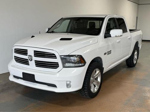 Bright White Clearcoat 2017 RAM 1500 Sport