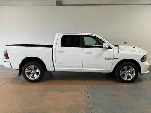 Bright White Clearcoat 2017 RAM 1500 Sport