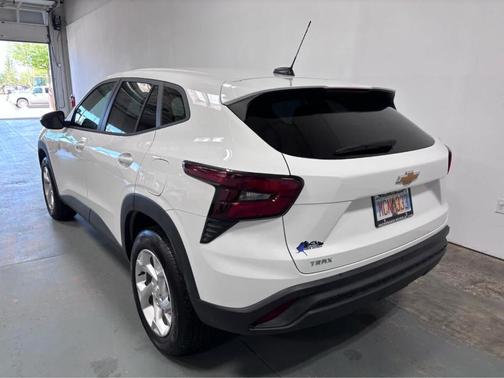 Summit White 2026 Chevrolet Trax LS