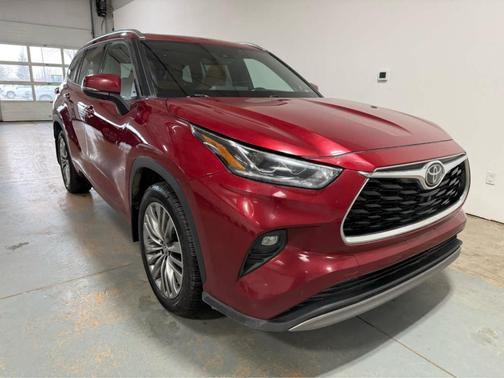 Ruby Flare Pearl 2022 Toyota Highlander Platinum