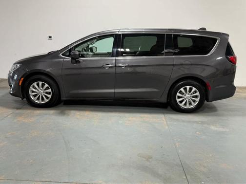 Granite Crystal Clearcoat Metallic 2019 Chrysler Pacifica Touring Plus