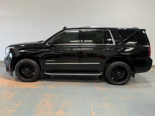 Black 2016 GMC Yukon Denali