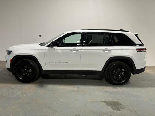 2024 Jeep Grand Cherokee Laredo