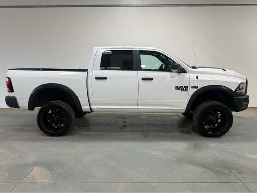 Bright White Clearcoat 2021 RAM 1500 Classic SLT