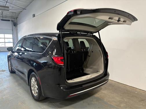 2024 Chrysler Pacifica Touring-L