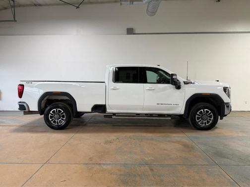 Summit White 2025 GMC Sierra 3500 SLE