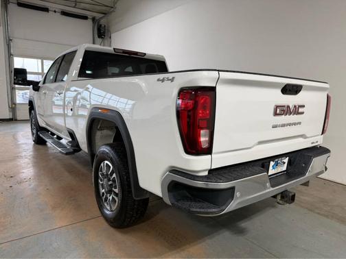 Summit White 2025 GMC Sierra 3500 SLE