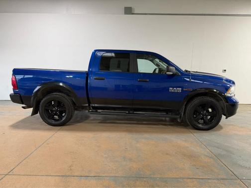 Blue Streak Pearlcoat 2015 RAM 1500 SLT