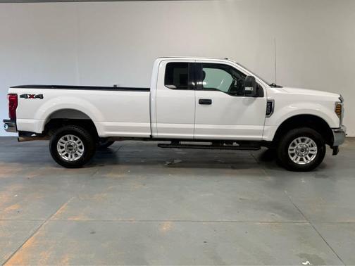 Oxford White 2019 Ford F-350 XLT