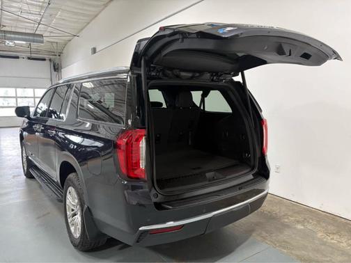 Black 2024 GMC Yukon XL SLT