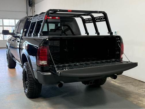 Diamond Black 2022 RAM 1500 Classic SLT