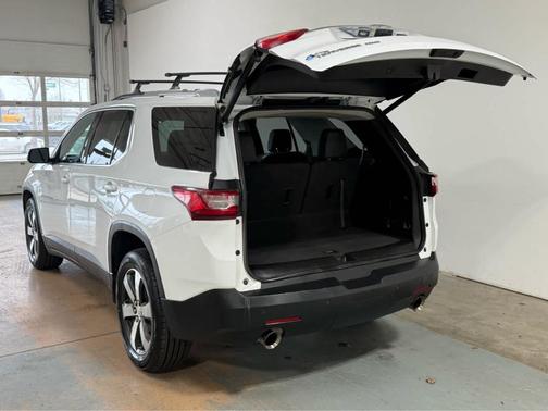 Summit White 2018 Chevrolet Traverse LT Leather