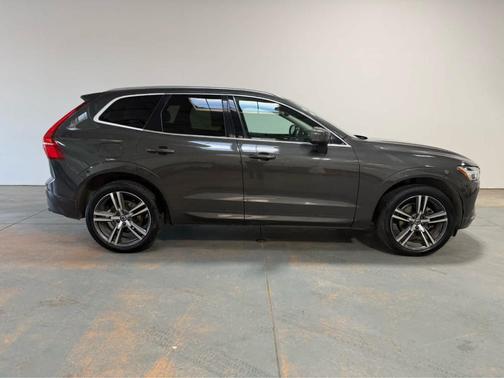 2019 Volvo XC60 T5 Momentum