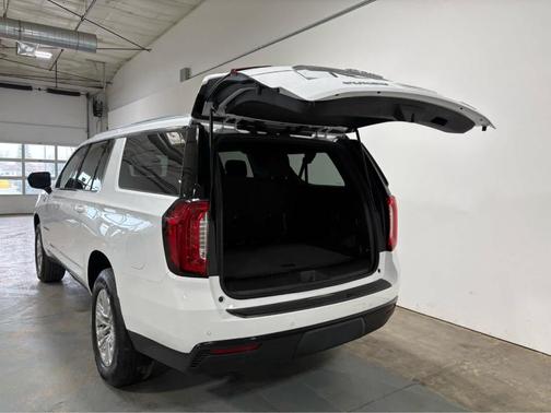 White 2024 GMC Yukon XL SLE