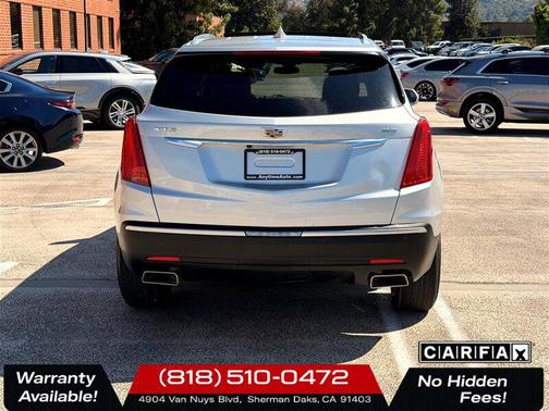 Radiant Silver Metallic 2017 Cadillac XT5 Luxury