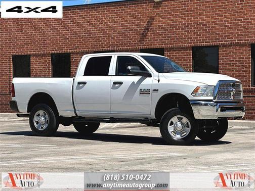 Bright White Clearcoat 2017 RAM 3500 Tradesman Crew Cab 4x4 6'4' Box