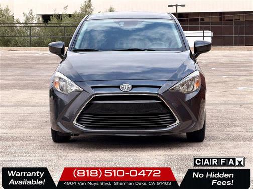 Graphite 2018 Toyota Yaris iA Base