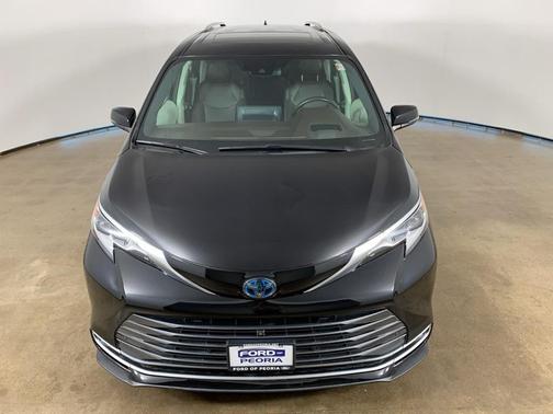 2021 Toyota Sienna Platinum 7 Passenger