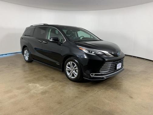 2021 Toyota Sienna Platinum 7 Passenger