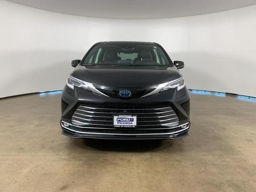 2021 Toyota Sienna Platinum 7 Passenger