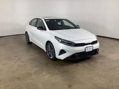 Snow White Pearl 2022 Kia Forte GT