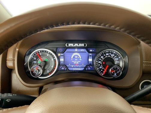 2023 RAM 2500 Laramie Crew Cab 4x4 6'4' Box