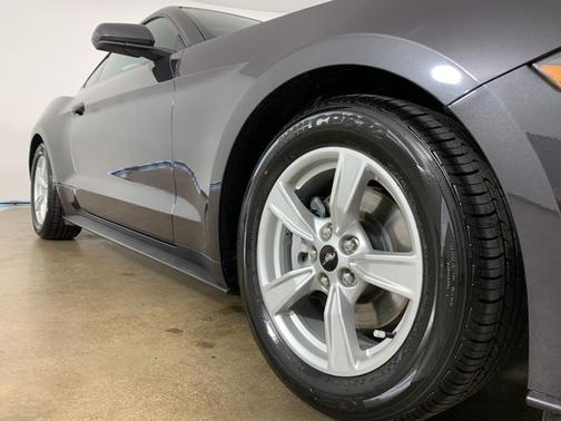 2022 Ford Mustang EcoBoost